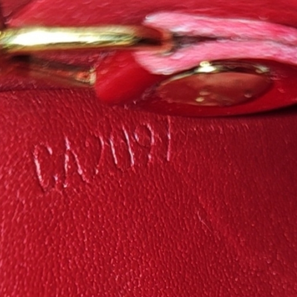 Louis Vuitton Vernis Key Pouch โ Red | Gold HW - Picture 8 of 8